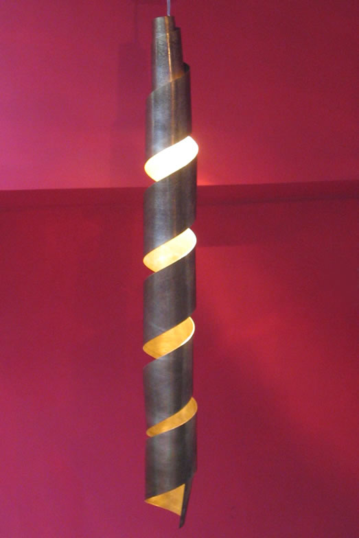 Hanglampen design. Design hanglampen en moderne lampen boven de eettafel, in een hal, serre of eetkamer.